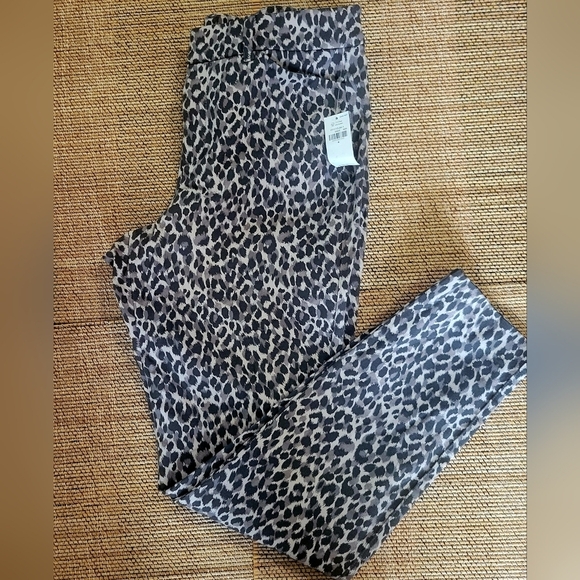 High-Waisted Printed Pixie High Rise Leopard  Pants NWT - Picture 2 of 8